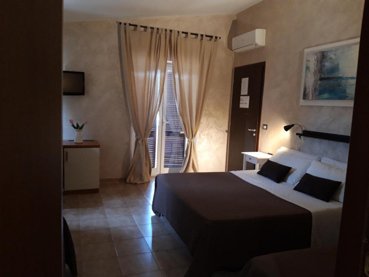 Sabrina Airport Bed & Breakfast Fiumicino Bagian luar foto